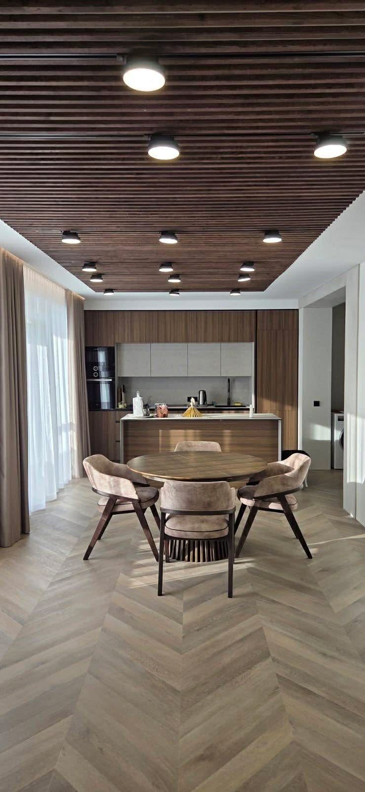 Partners In Timber mediniu taseliu lubos